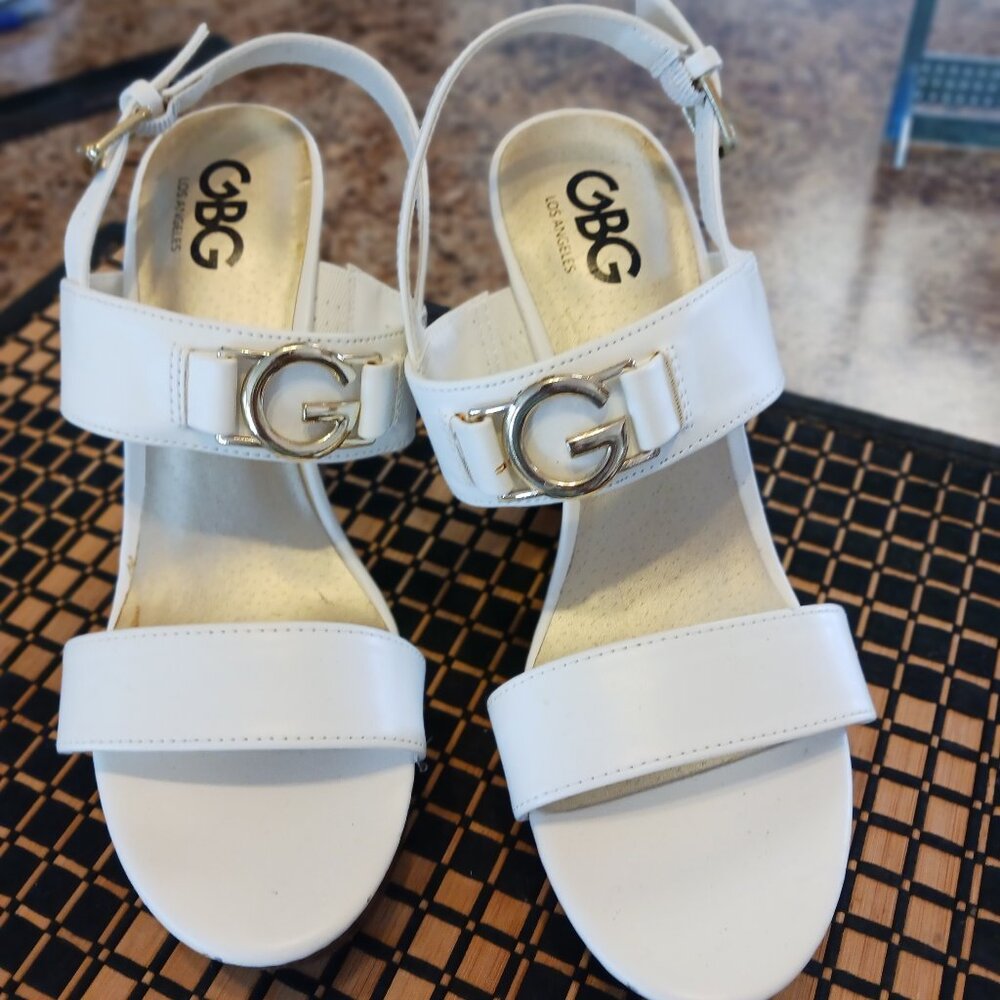 Womens white wedge shoes, Size 8.5M - SPRING IS HERE!